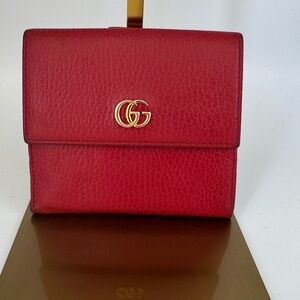 Gucci GG Marmont   Compact Wallet in Red Grain Leather Great Condition